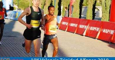 Jonas Leanderson con un tiempo en meta de 28:41, dos segundos por delante del etíope Engdayehu Haymanot Alew