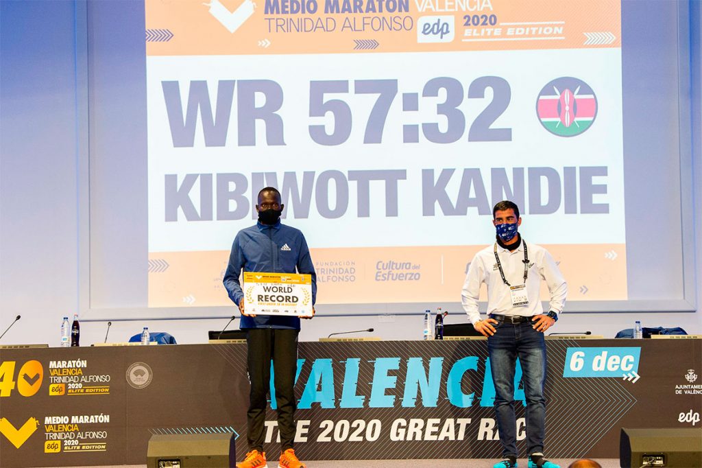 Kibiwott Kandie: Estoy muy agradecido de poder haber batido el récord del mundo