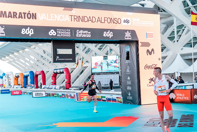 Carlos Mayo ha conseguido la segunda mejor marca de la historia en medio maratón con un tiempo de 1h00:06