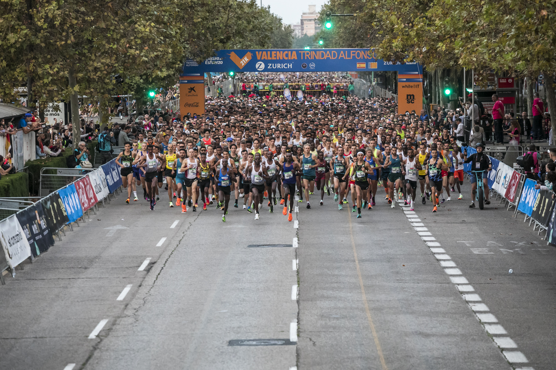 17 004 llegados a meta, nuevo record en el Medio Maratón Valencia 2022