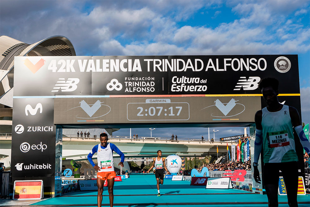 Marta Galimany bate el récord de España femenino en el Maratón Valencia 2022
